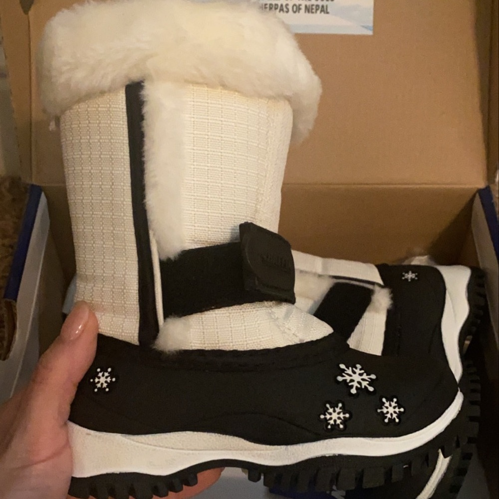 Baffin Toddler Snow Boots Size 6